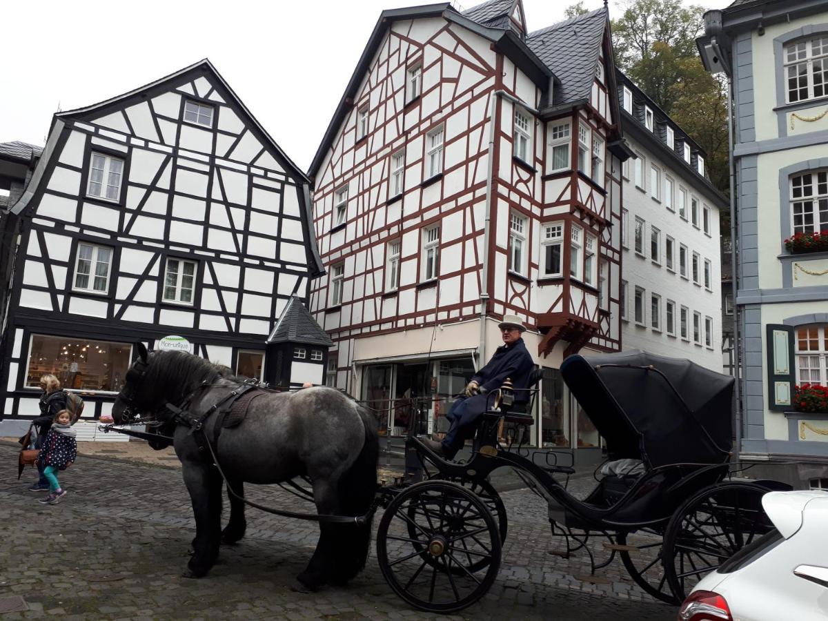Über den Dächern von Monschau Exterior foto
